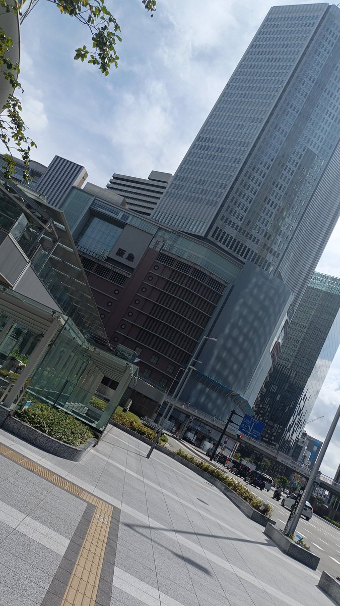 Worldendunknown's tweet photo. ポケセンの整理券取りに来たら11:00～やった https://t.co/LGNpSRDUyu