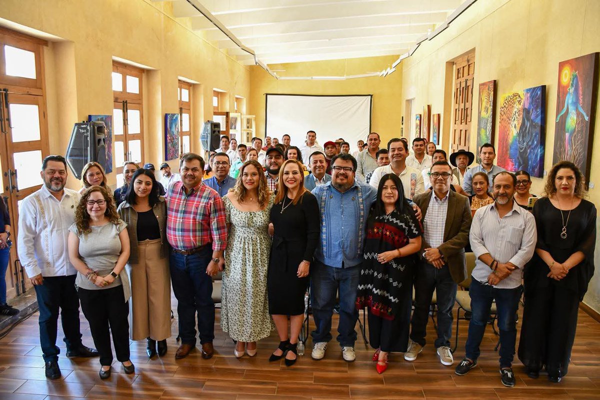 AALMAC_Mx's tweet photo. 📍 San Cristóbal de las Casas fue sede de la instalación de la @conasyr Chiapas. Felicitamos a @KalaxRuiz por asumir la Coordinación Estatal y agradecemos a la alcaldesa Fabiola Ricci Diestel por su anfitrionía. Además, se anunció que en octubre esta ciudad albergará el Encuentro Nacional de la CONASyR. 🤝🇲🇽

#SomosAALMAC #CabildosProgresistas