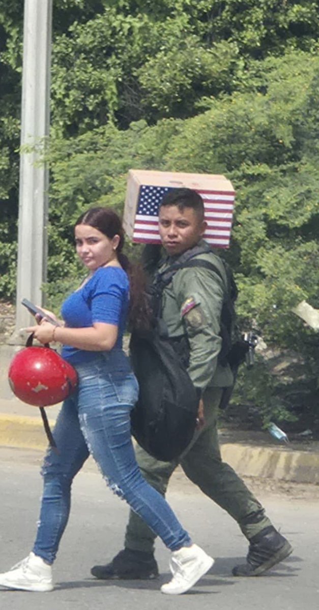 jesuspratop's tweet photo. #Venezuela 

Así como cuando te agarran montándole cachos a tu pareja 🫢🤣🤣🤣🤣

Y no lo digo por la chica 🤣🤣 https://t.co/i6ufvG2Did