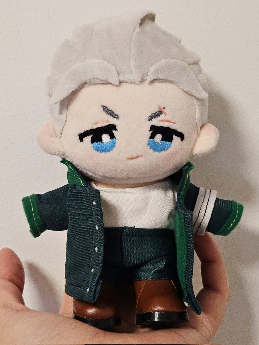 TCBunnycomics's tweet photo. I couldn't find a good Umemiya plush(nui?), so I made it myself hehe....

It took me 2 days to make from scratch including the clothes🥰

#windbreaker #umemiya https://t.co/NNstN9K5uK