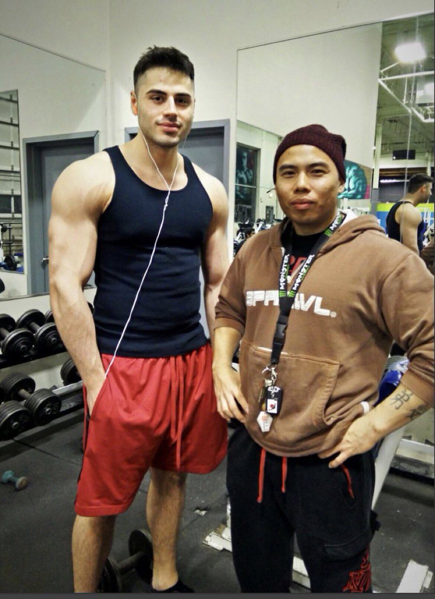ZherkaOfficial's tweet photo. Height is everything. https://t.co/oWjLe6ZJlL