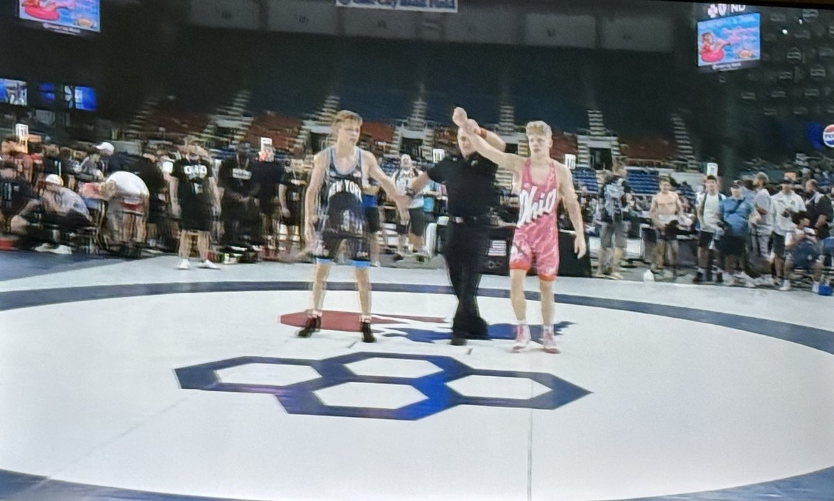 OLHSWrestling's tweet photo. Preston Kharchla (2-0) makes quick work of his opponent &amp; picks up the quick TF to advance in Fargo #Patriots🗽@MironWrestling https://t.co/yZKQXLwTmJ