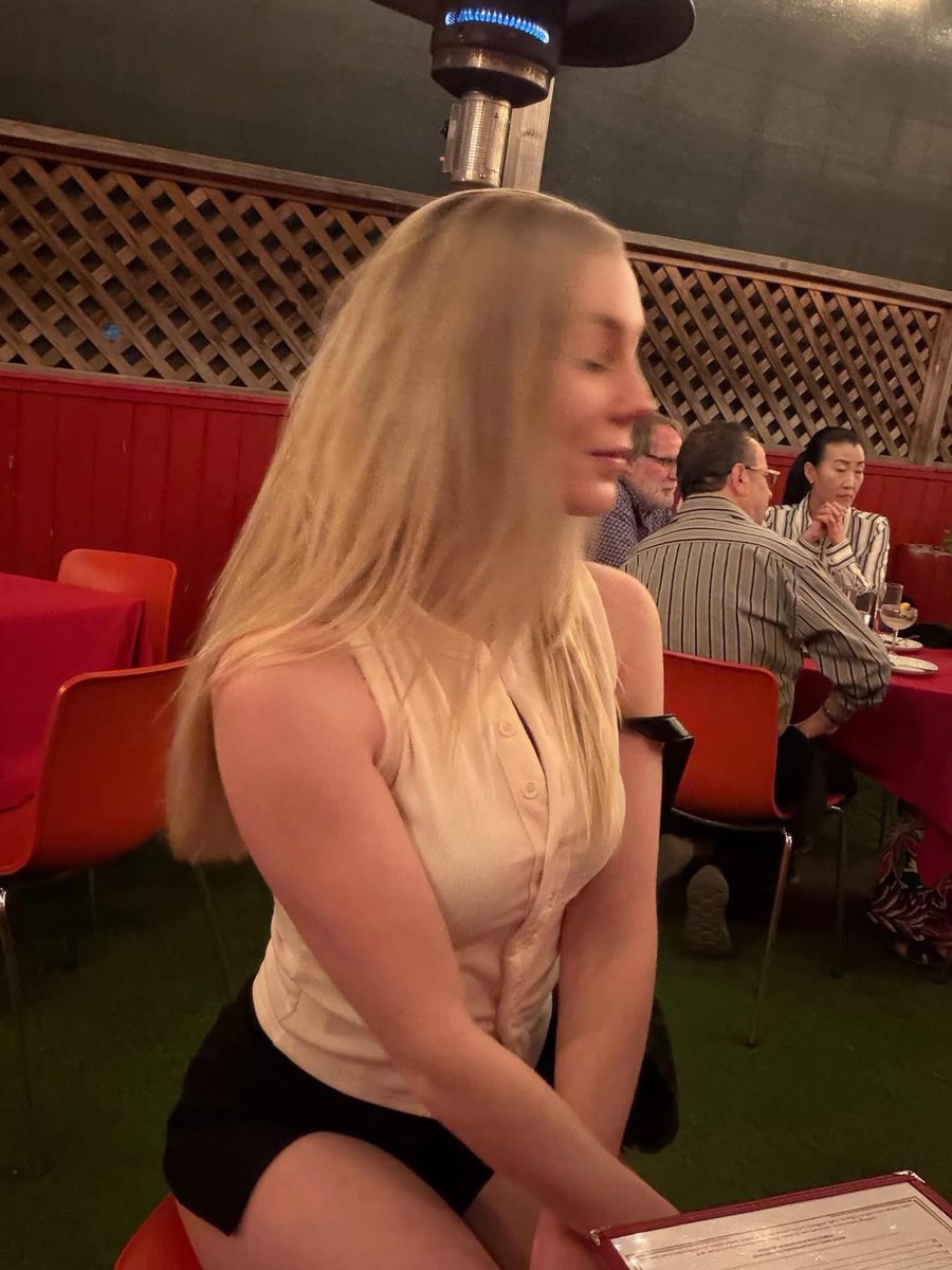 LisaDona3337's tweet photo. Dinner tn? https://t.co/dxXcAGlr5V