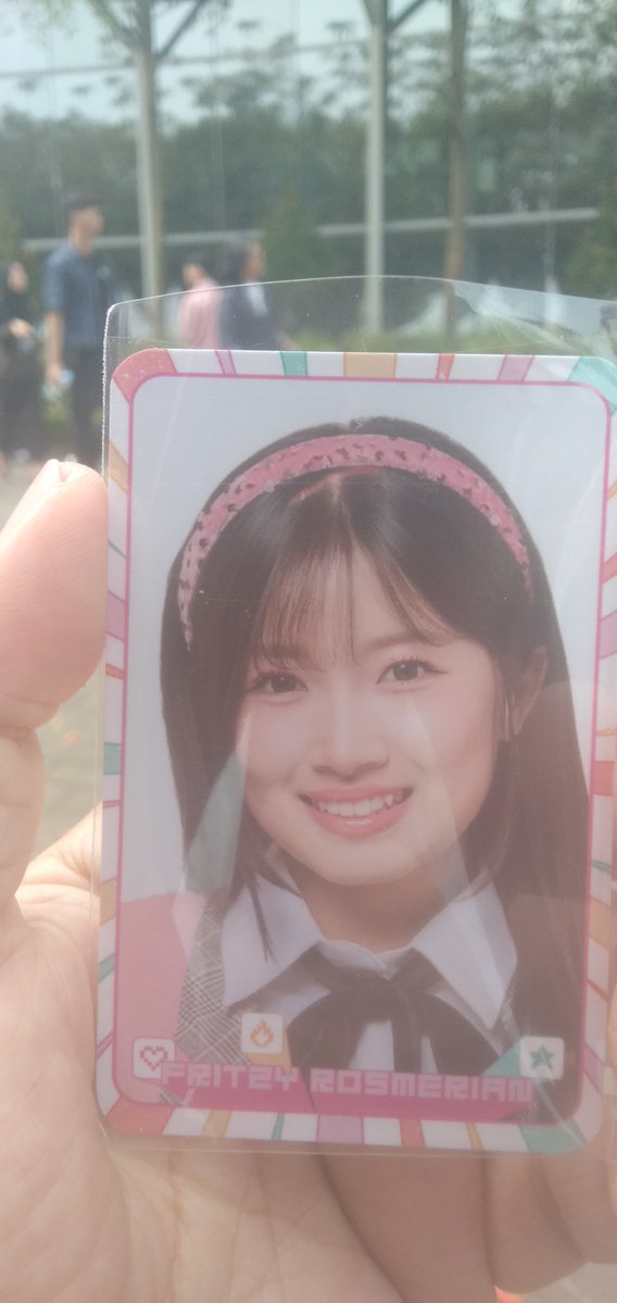 AndrianDokter's tweet photo. Kepada @officialJKT48 @MelodyLaksani harap tolak laporan @FritzyForce atas kemungkinan niar buruk ku kepada oshi aku yang sangat dekat denganku dan sudah kukenal lebih dari 4 tahun @RFritzy_JKT48 karena tidak terjadi suatu apapun antara aku dan Fritzy

Fritzy Force sebagai fanbase Fritzy, tak serta mereta menerima dokumen begitu saja tanpa memperhatikan konteks apakah itu serius atau candaan, sangat disayangkan Fritzy Force tidak konfirmasi padaku, padahal mereka tau Fritzy sangat dekat denganku dan ini juga mengenai kekhawatiran hubungan fans - oshi antara aku dan Fritzy belum lagi dokumen tersebut didapat dengan cara mencuri dari medsos saya yg lain dari oknum tak bertanggung jawab

Sampai pagi ini tidak ada bukti kersahan tersebut, aku dan fritzy baik dan nyaman saja, silahkan cek interaksi kami

Mohon kiraya JOT dan GM Teater bijaksana, tidak mudah percaya bukti hoax dari oknum fans yang merusak hubungan oshi-fans Fritzy dan aku, pesan ini juga akan aku kirim lewat dm dan email

Terakhir soal niatku menikahi Fritzy, Ini pemisalan niat ini serius dan kami saling cinta  misal ya, aku memang lebih tua 29 tahun dari Fritzy namun tidak ada aturan Negara maupun agama yang melarang, selagi Fritzy sudah 20 tahun keatas dan tentunya sudah graduate dari jkt48, jadi bukan Pedofil seperti yg dituduhkan, apalagi jika ini hanya candaan wota pada oshinya, tak perlu digubris bukan? 

Aku dan Fritzy sudah pernah bertemu di Personal Meet & Greet n 2s dan lihat sendiri JOT Bahwa Fritzy aman saja, kami juga sudah vc 6 kali tanpa masalah

Sekali lagi silahkan tanya Fritzy sendiri, kapan dia aku ganggu, aku mencintai dia, iya, tapi aku menghormati dia

Demikian Terima kasih

Dokter Andrian