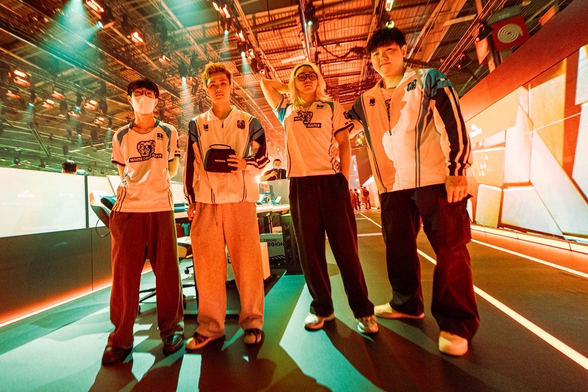 wgr_official's tweet photo. 世界大会という大きな舞台で最後まで戦い抜くことができたのは、皆さんの温かい応援があったからです。
現地で届けてくださった声援と、画面の向こうから届けてくださった一つひとつの声援が、確かに選手たちの背中を押してくれました。

本当にありがとうございました。

この経験は、きっと選手たちをさらに強くしてくれるはずです。
悔しさも、喜びも、すべてを力に変えて、Split 2ではさらに成長した姿をお見せします！

そして必ず、また世界の舞台へ。

これからもWGR NEOへの応援をよろしくお願いします🩵

#WGRWIN #EWC2026 #ApexLegends