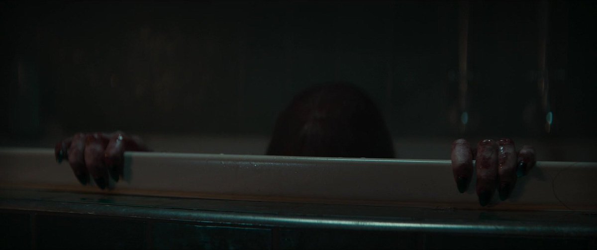 screenscaps's tweet photo. evil dead rise (2023) dir. lee cronin https://t.co/6Q9E2vchIj