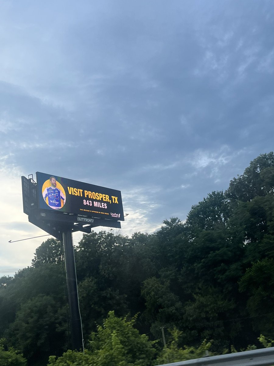 adler_hanson's tweet photo. @Chris_Buescher @RyanPreece_ It’s real lmao. Just passed it on our way south from the airport https://t.co/eYwB5jPHE6