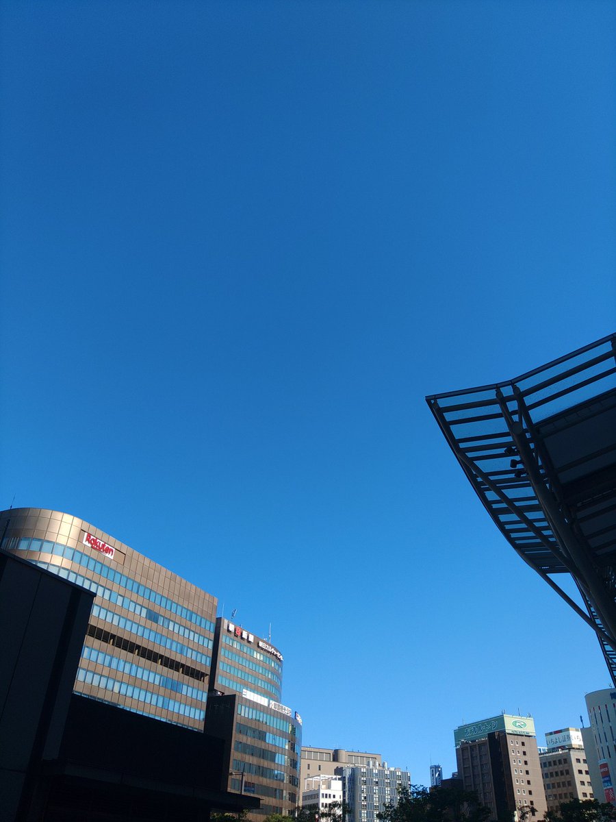 ikanattooooo's tweet photo. 関係者各位、昨晩は熱い夜をありがとうございました皆さま大感謝です。そして今日も暑くなるぞっていう空です https://t.co/62nFTjwCQx
