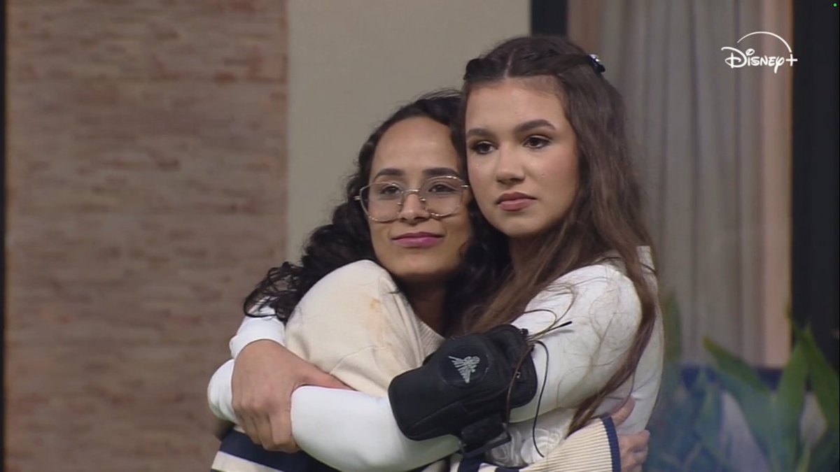 canalestrelastv's tweet photo. Esse programa é um fracasso, olhas essas pessoas que chegaram à reta final, SURREAL! Nunca vi pessoas tão patéticas, sem conteúdo, sem personalidade, sem carisma, sem emoção. Coisa medonha! A gente que assitiu e cobriu essa aberração merecia uma prêmio. O pior reality de confinamento da história! #CasaDoPatrão #TáNaReta