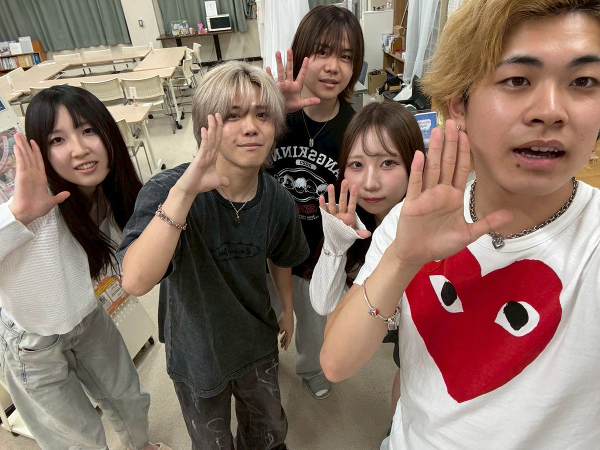 closedschool's tweet photo. こんにちは！廃校文化祭実行委員会です！🍀
本日はラストイベントに向けてコンテンツが発表されて、各コンテンツリーダーを中心にして話し合いました！まだまだミーツ見学募集中なので気になる方は是非見学に来てください！ https://t.co/lWDQKHSHms