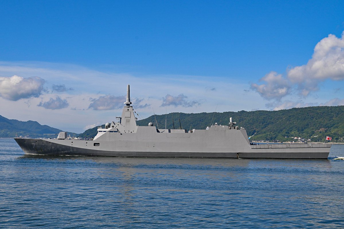 TeamCaris's tweet photo. おはようございます。今朝のおさんぽクルーズで護衛艦によどの入港と遭遇です(^^)。
実は護衛艦によどの動いてる姿はまだ見たことなかったので夏空の背景と相まってスゴく良い光景での撮影でした♪
#呉
#海上自衛隊 https://t.co/VGPI8Ej8Tk