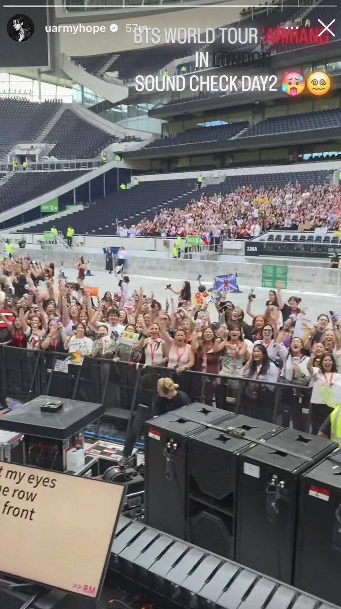 autumninjune_'s tweet photo. Some of this is just hitting me now cause wdym we were in jhope’s story 😭😭 https://t.co/hIHAop98Uj
