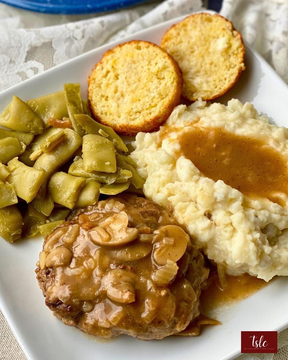 SouthLadyCooks's tweet photo. Recipe➡️ https://t.co/HJxteQW2dk
Hamburger steak and gravy!  Dinner done right.  It’s one of our favorite meals. https://t.co/9XPln3JijV