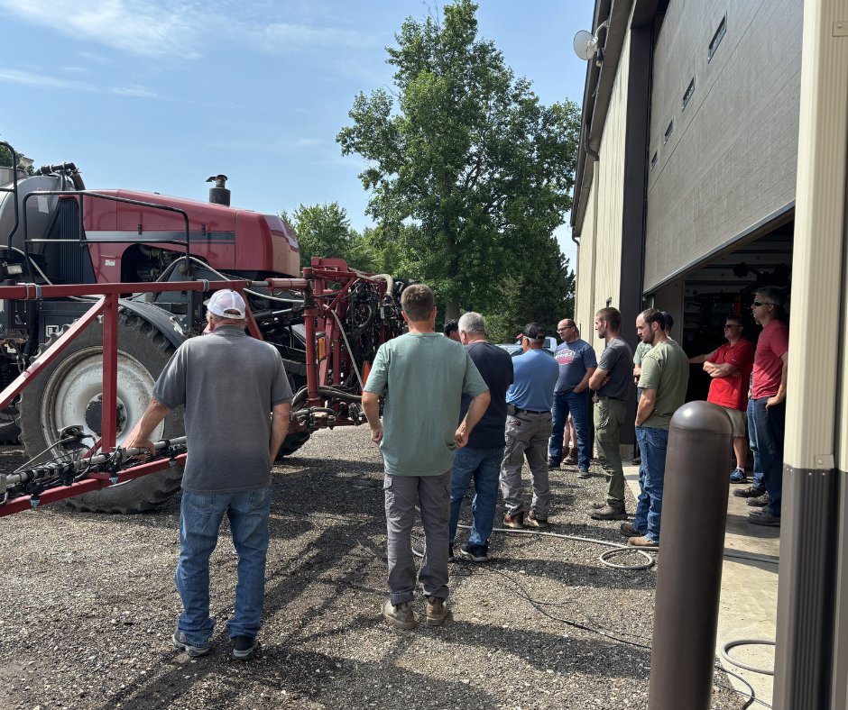 BottomLineSolu1's tweet photo. Great conversations, knowledge, and a room full of growers interested in getting the most out of their sprayers. Thanks to everyone who joined us yesterday for our sprayer clinic! We appreciate the opportunity to share ideas &amp; grow together! https://t.co/UeWlk2fsDU