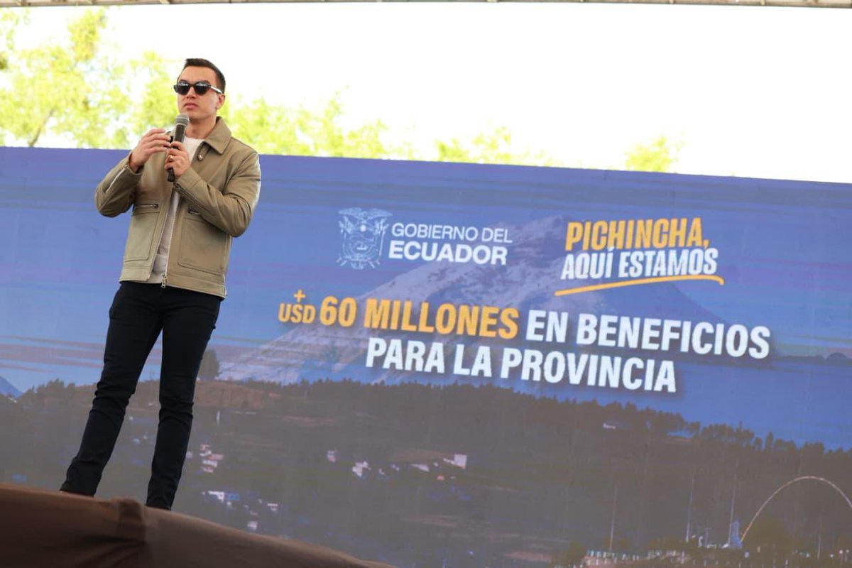 RegistroCivilec's tweet photo. Hoy, el director general @OttnRivadeneira acompañó al Presidente de la República @DanielNoboaOk en la entrega de recursos en beneficio del sector social y productivo de la provincia de #Pichincha. https://t.co/ATpblSlzXh