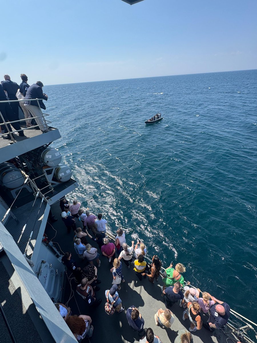 HMSSutherland's tweet photo. CLAN CONNECTING FAMILIES 

After 3 months away, #thefightingclan returned to Devonport and celebrated by hosting over 250 people on board for Families Day. We thank all of those people for the support they have and continue to provide our Ship's Company. 

@RoyalNavy https://t.co/E8JIQ7JSop