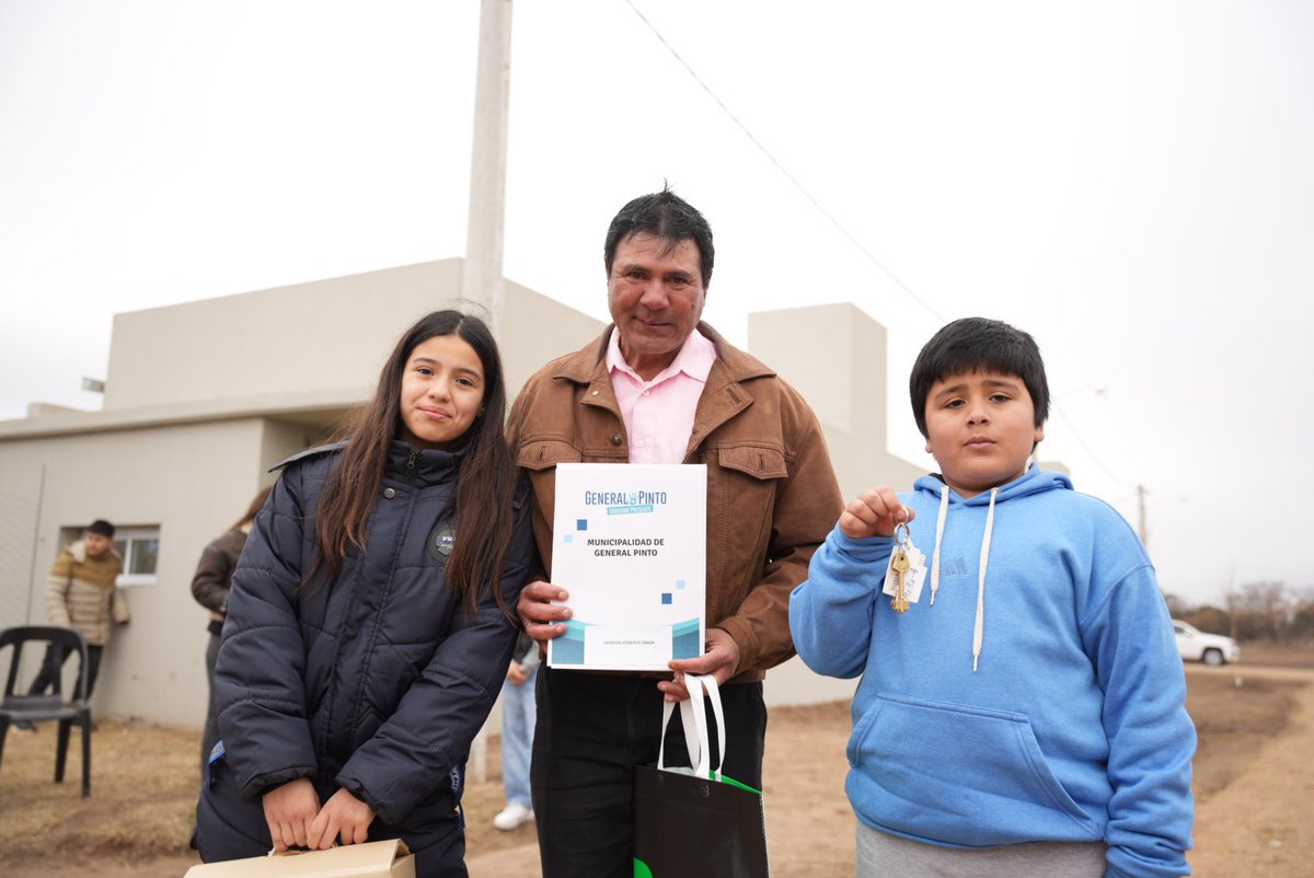 AlexisGuerrera's tweet photo. Son momentos difíciles para los argentinos. De un tiempo a esta parte, nos quieren hacer creer que al Estado hay que destruirlo y el Presidente se jacta de tener obra pública cero.

Sin embargo, es necesario reflexionar, saber que la experiencia nos dice otra cosa. Que en pueblos del interior profundo solo hay sueños que se cumplen cuando los gobiernos se comprometen con la gente.