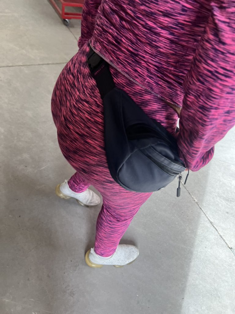 MORRASHOTyzyy's tweet photo. Alguien sabe cómo se llama esta señora culona guerita está parda enfrente de la estación san Baltazar???????

Saben si coge por dinero o tiene videos

Tiene un culote bien sabroso la desgraciada https://t.co/t1fcBL4ino