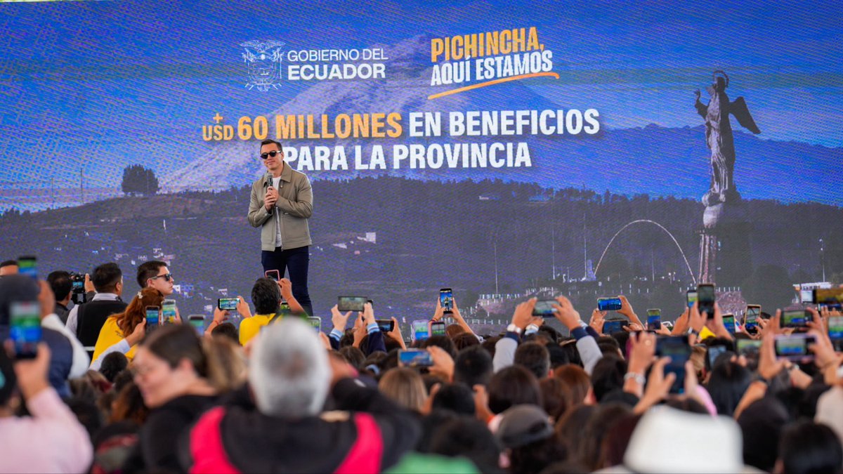 MinGobiernoEc's tweet photo. La ministra de Gobierno, @natalymorillos, participó junto al presidente Daniel Noboa en la entrega de más de USD 60 millones destinados al desarrollo de la provincia de Pichincha. https://t.co/6oCfqiqWml