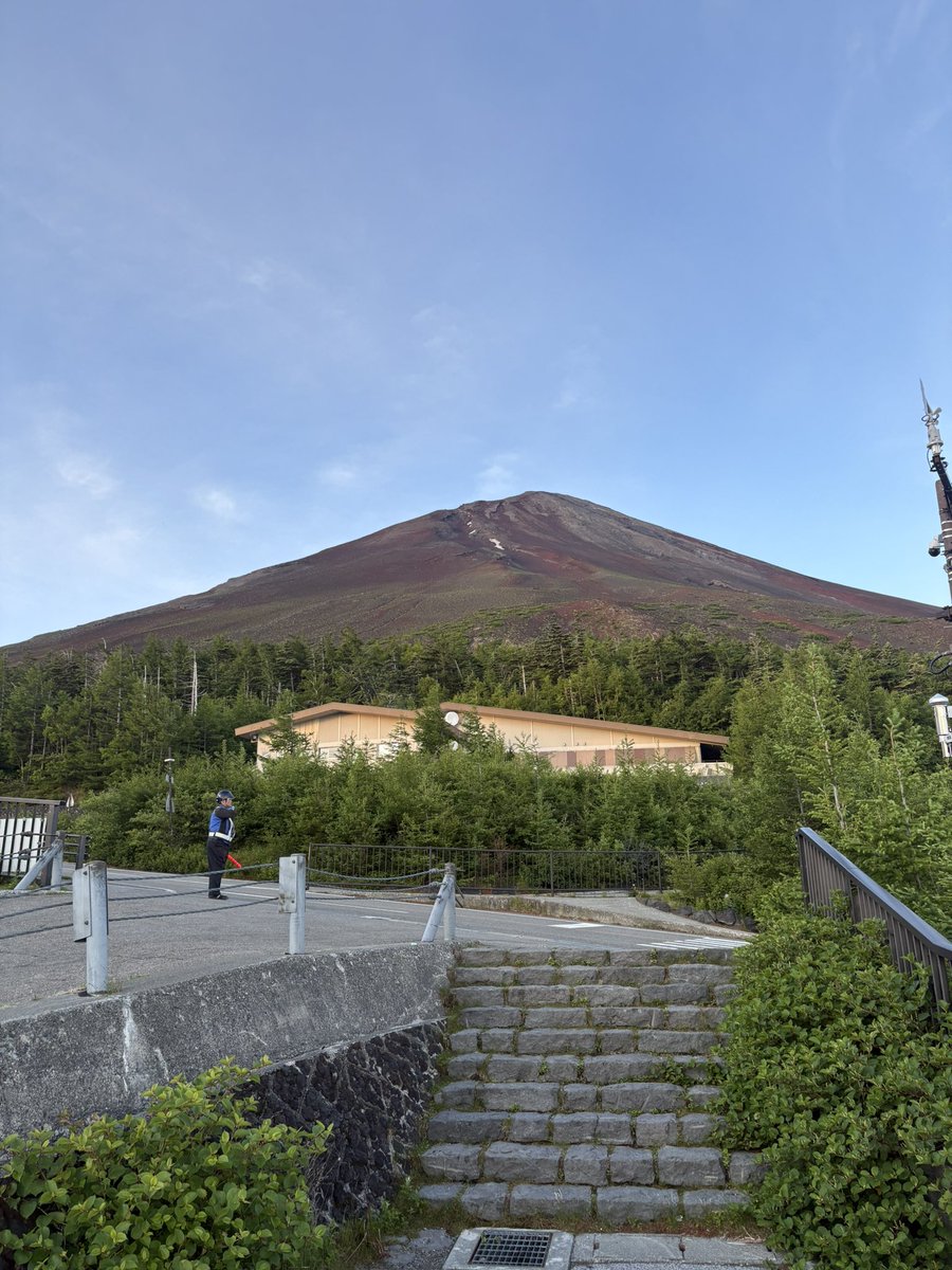 sirusirumatta's tweet photo. 日本一の山登って来ます！ https://t.co/KVCNrmmJUK