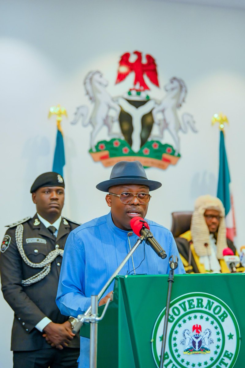 SimFubaraKSC's tweet photo. Today, I presented the 2026 Appropriation proposal of N1.854Trillion to the Rivers State House of Assembly.

Tagged, Budget of Resilience for Growth and Development. Our intention is to sustain the economic growth, expand critical infrastructure and improve the welfare of our people.

The proposal entails N413.11 billion for recurrent expenditure and N1.405 trillion for capital projects which underscores my administration's commitment to accelerating development across the State especially capturing all sectors of our economy.