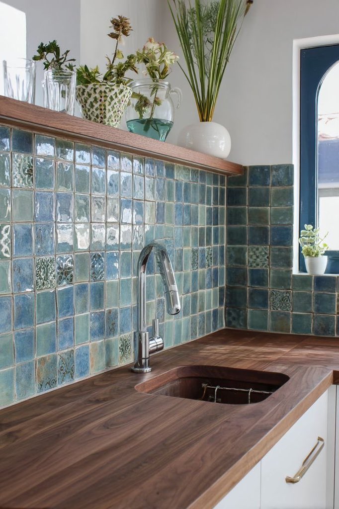 lunecrumbss's tweet photo. the art of tiles https://t.co/pcO5M6kXxN