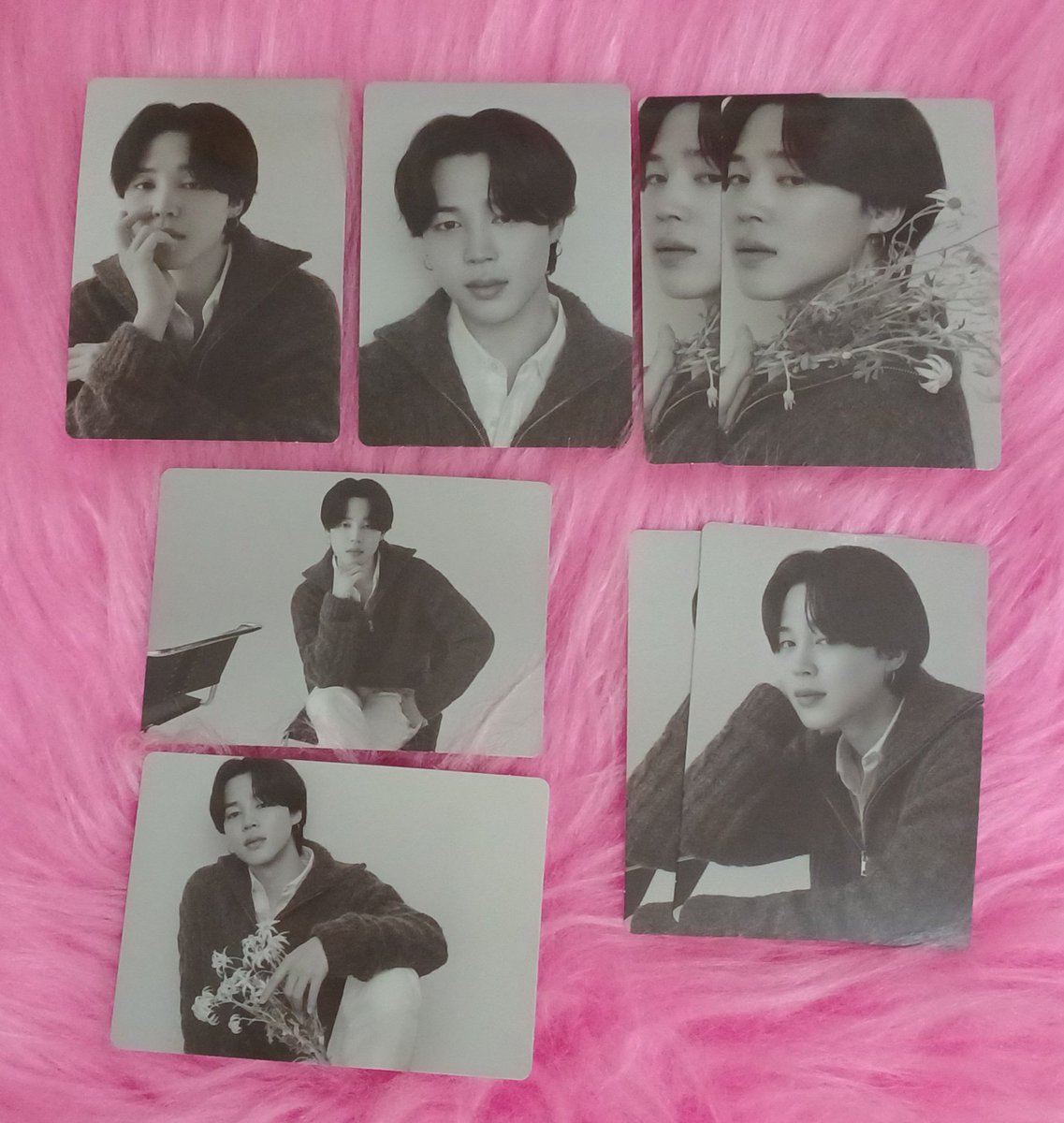 katsstore_kpop's tweet photo. VENDO
Photocards monochrome BTS
R$20,00 cada + frete nacional 

Tenho feedback positivo no fixado 🤗 https://t.co/2yA48ee6La