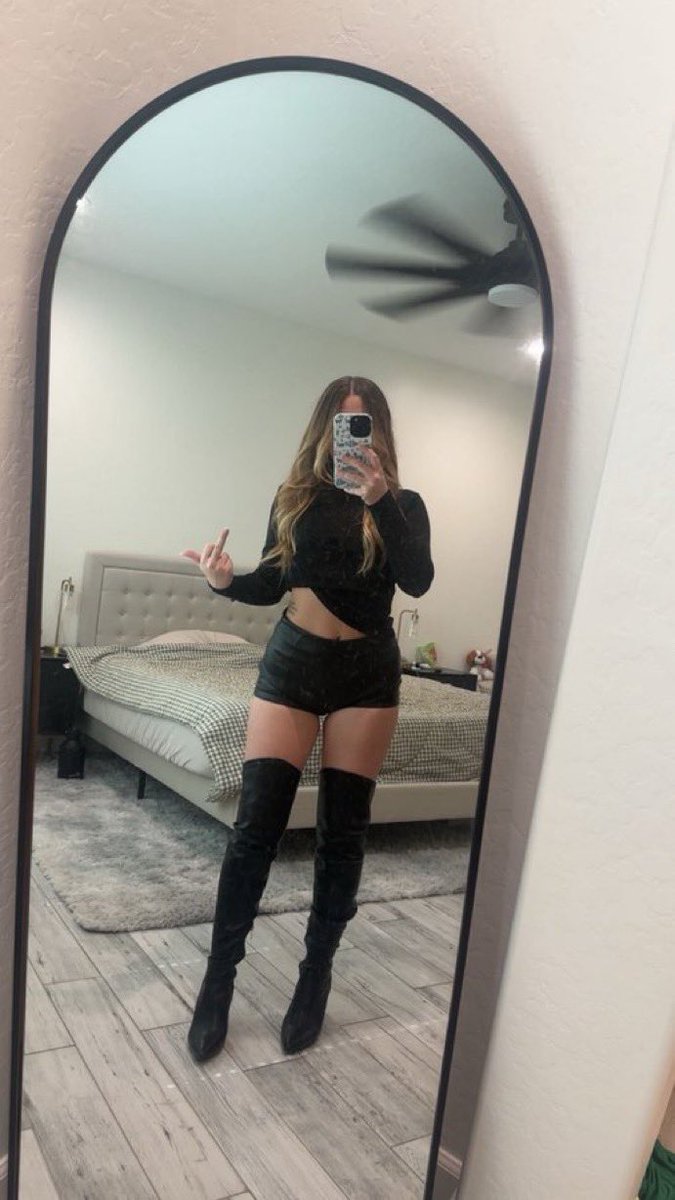 Goddessophiee69's tweet photo. Let me put my Kidslox code on your phone so I can reduce your screentime to 1 hour so you’ll be forced to do my degrading tasks to get more time and access to your own phone.

Findom  nsfwtwt Techdom   humanatm https://t.co/o1aBIpuyVP