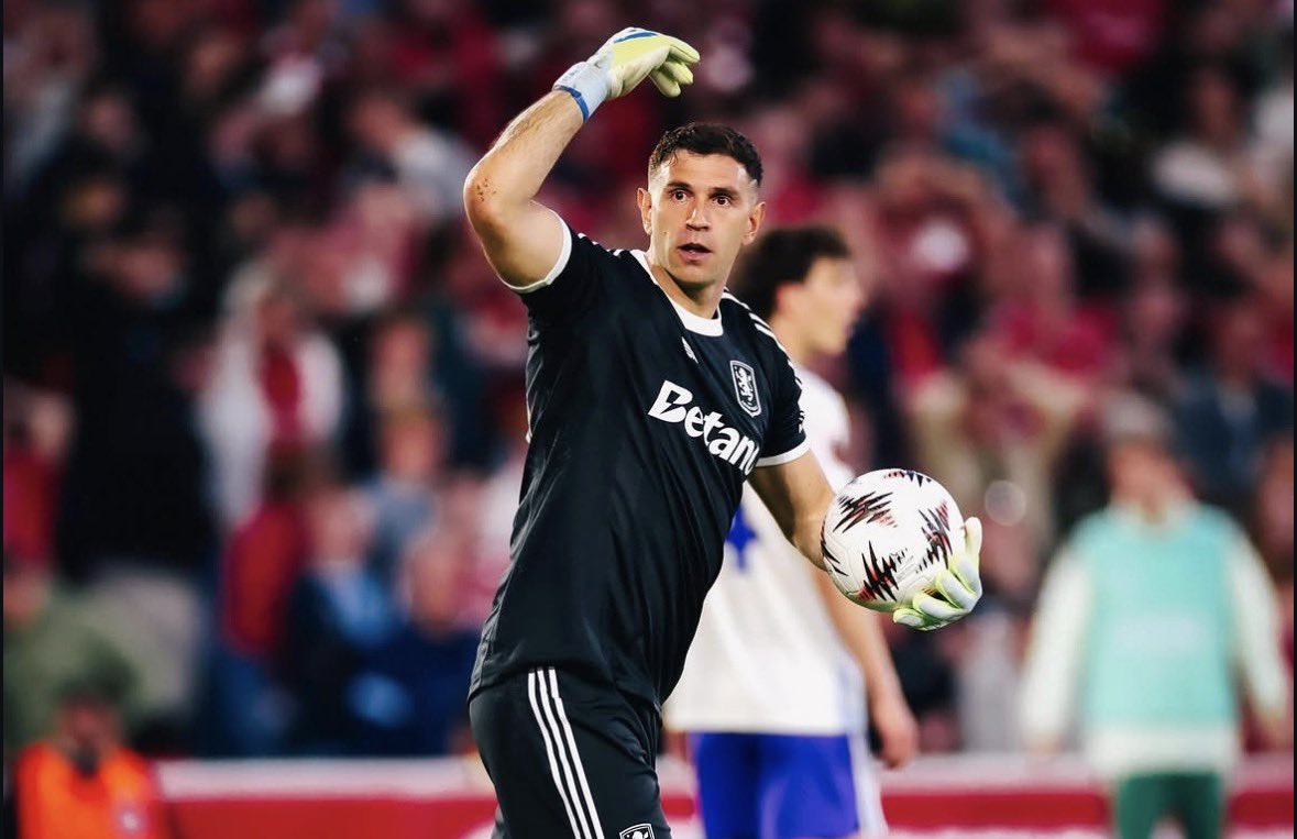 ForzaJuveET's tweet photo. 🚨Le prix demandé par Aston Villa pour Martinez est descendu à 6-7M€ ! 👀🇦🇷

Cette réduction joue en faveur de la Juventus dans les négociations. Carnevali cherche a savoir si le moment est venue de conclure l’accord ou attendre une réduction supplémentaire ! 

@SkySports https://t.co/ddDiTwZ8OB