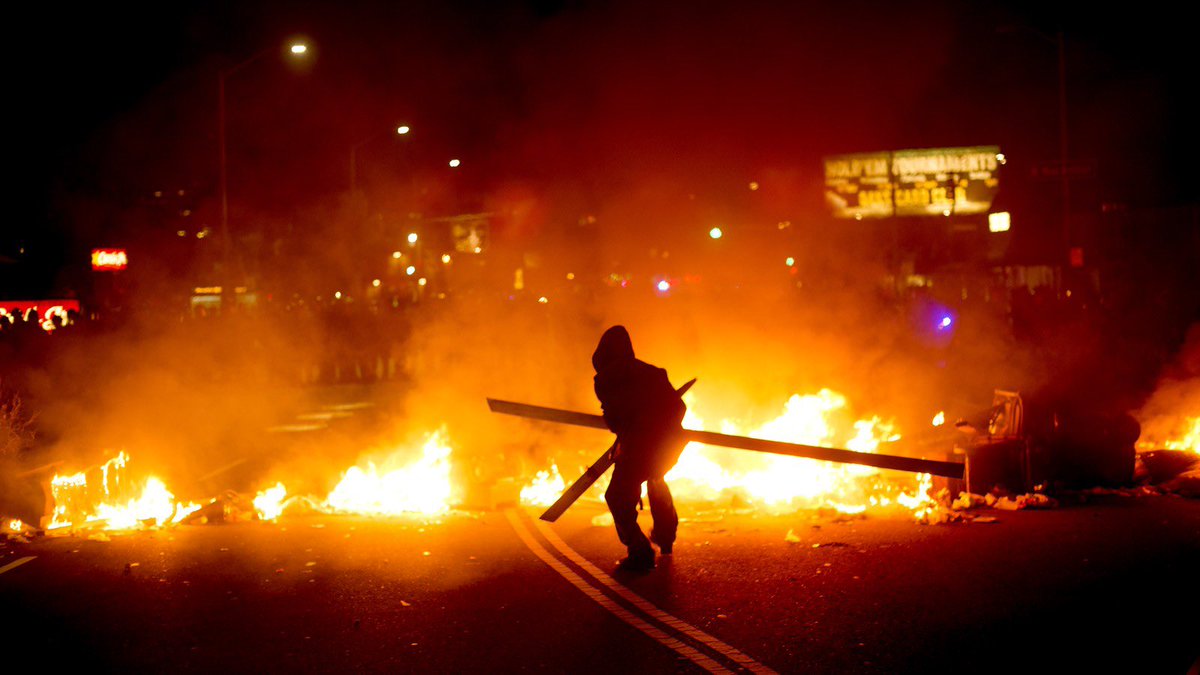 holleracha1's tweet photo. @Babywwir Obama nearly destroyed this country https://t.co/JZSziQf91z