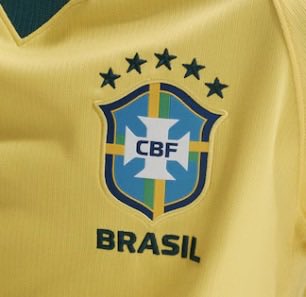 ComandoSantista's tweet photo. Alguém sabe me dizer se foi um erro de fabricação nos modelos da camisa da seleção feminina? https://t.co/qSinGETO3D