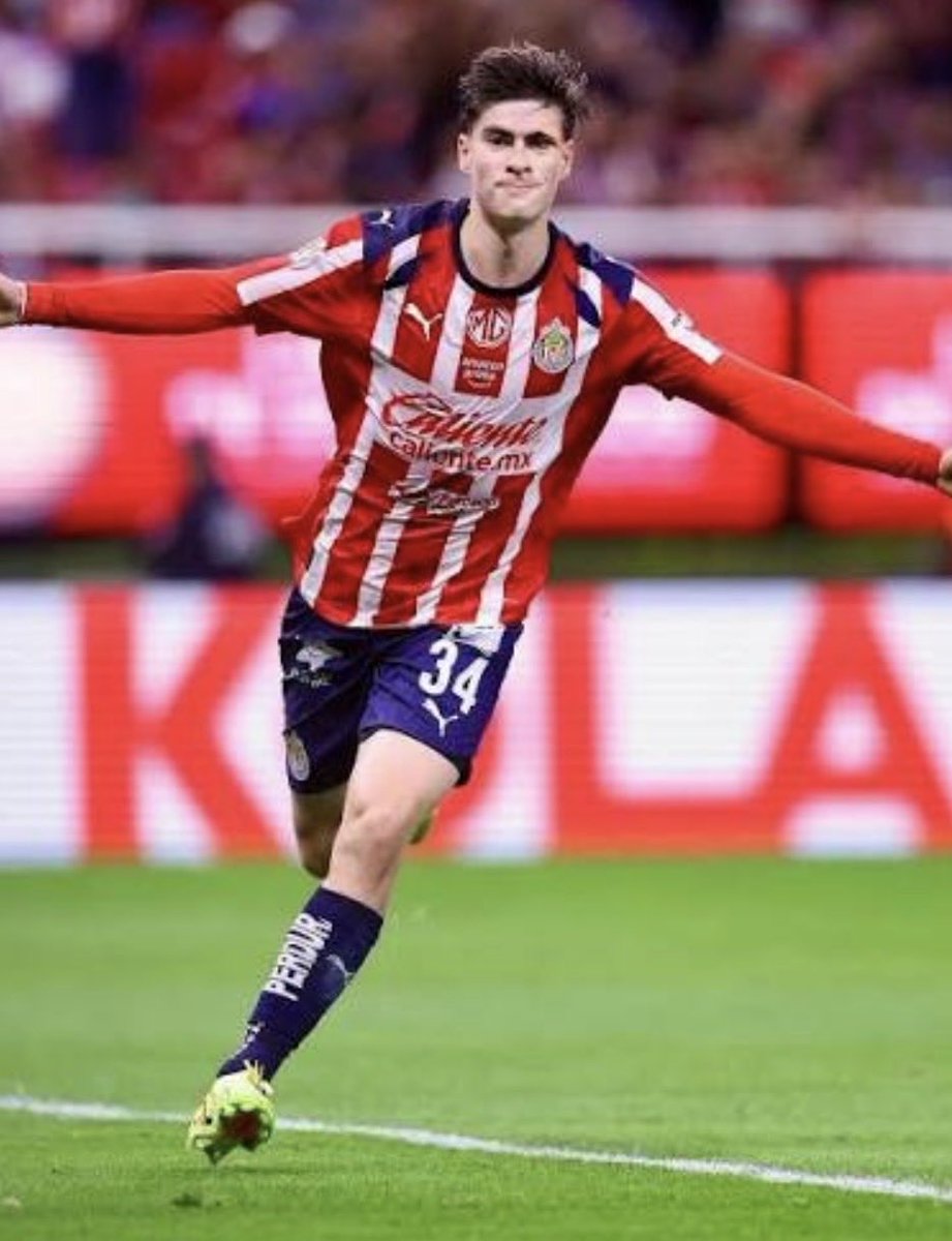 notoriusfatus's tweet photo. @tln_13 @Gael14206 los mexicanos somos de etnias mixtas todos estamos orgullosos de nuestras raíces no como ustedes sudacas con complejos ( que chinguen a su madre las chivas ) https://t.co/r4J6R0VKba