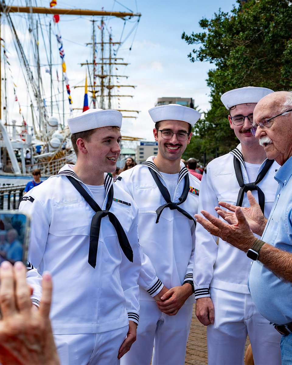 AmericasNavy's tweet photo. From the age of tall ships to today’s fleet ⚓. To celebrate 250 years of American history, service and strength at sea, we’re joining Sail250. HOOYAH 🌊⚓ https://t.co/r9uekuElqB