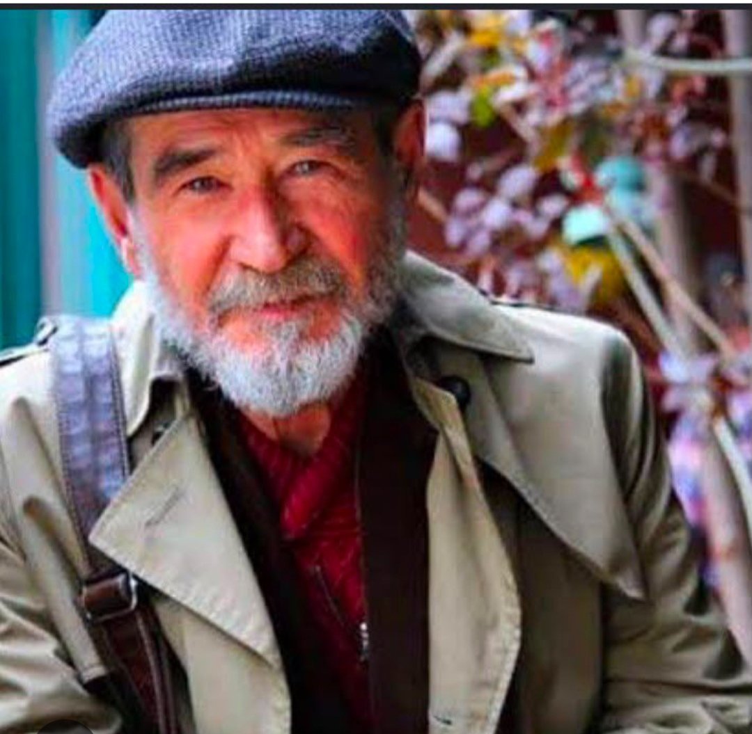 Glistan__'s tweet photo. “İnsana en çok şiir yakışıyor,
Sonra yeryüzüne yağmur,
Gökyüzüne mavi...
Ve en çok insana vefa yakışıyor,
Yüreğe sevda,
Gözlere haya...
Ve en çok yaşamak yakışıyor,
İnsanca, sevdaca, duruca”

#AhmetTelli
😔🤲 https://t.co/SXTh6DcjPJ