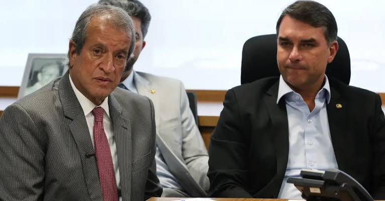 fernandapsol's tweet photo. Quem diria… Valdemar Costa Neto, presidente do PL, partido do Flávio Bolsonaro, teve R$ 199 milhões bloqueados pelo STF por suspeita de participação em um esquema de desvio de recursos ligados às emendas parlamentares. São os mesmos que vivem dizendo que o fim da escala 6x1 “vai quebrar” o Brasil.