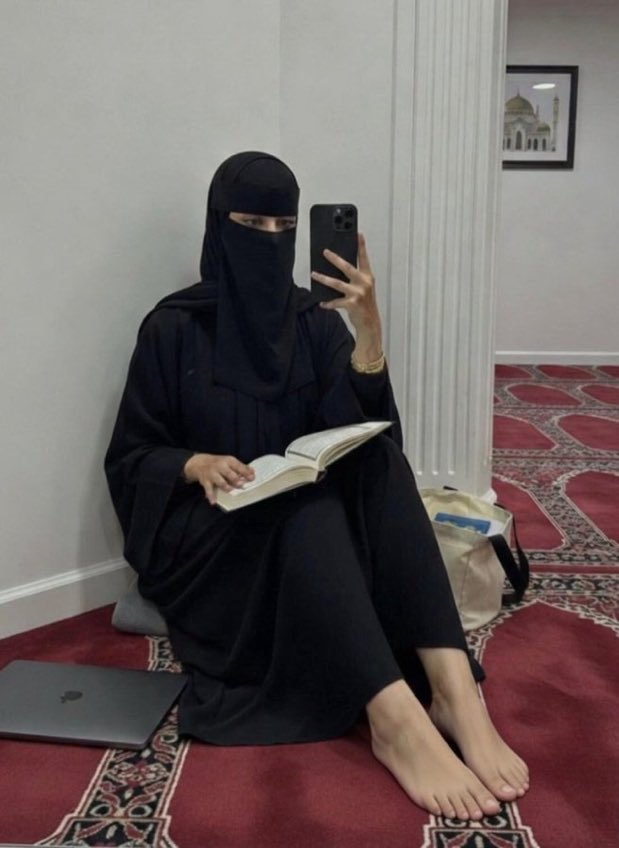 youssef1465's tweet photo. مين درس السيرة النبوية وصحابة وزوجات نبي ❤️ https://t.co/NSP4HkCp6Z