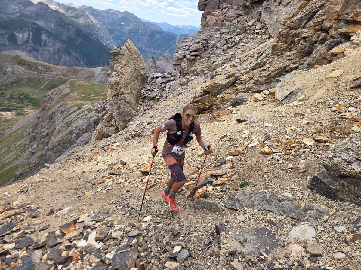iRunFar's tweet photo. Courtney Dauwalter leads the women's field at Kroger's Canteen (mile 33) in 7:43 elapsed, aka 30 minutes up on record pace for this direction. She was her normal friendly self, asking how we were all doing, before getting glitter bombed and heading out. #HR100 https://t.co/fVmnc7aXCJ