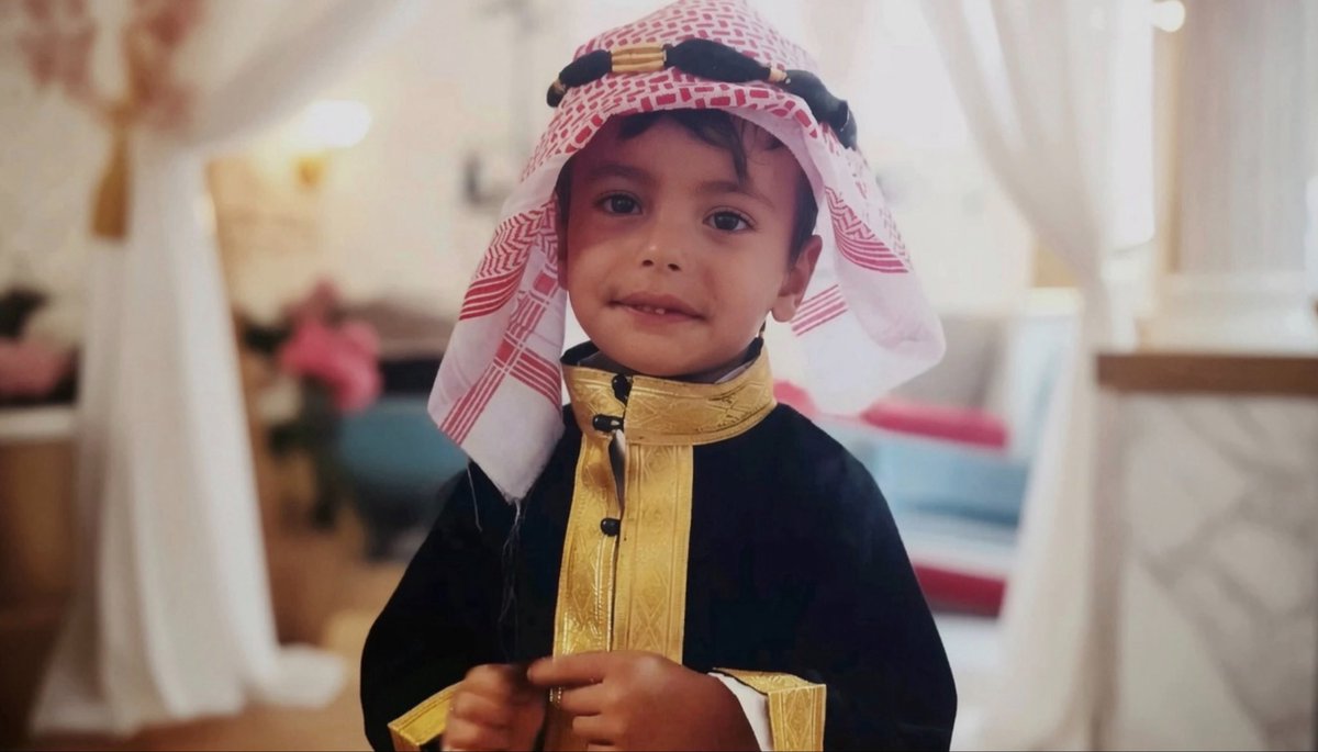 AhmedHe94013122's tweet photo. 6 year-old Abdul-Rahman Badwan was playing with his friend when the israelis shot him in the head and killed him using a ‘machine-gun crane’💔 https://t.co/Vp5vqxcsJe