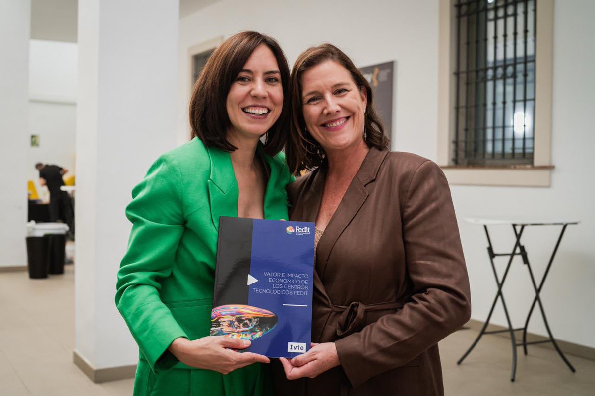 DianaMorantR's tweet photo. "Por cada euro invertido en un centro tecnológico se generan 11€ de PIB y por cada millón de euros invertido se crean 181 empleos".
Hoy he acompañado a @FEDIT en la presentación de un estudio que confirma que apostar por la ciencia y la innovación es apostar por el crecimiento. Por eso, en el Gobierno de España llevamos 8 años invirtiendo como nunca.
Gracias, @FEDIT, por elegir València para presentar este estudio, un reconocimiento al talento y al liderazgo innovador de esta tierra.