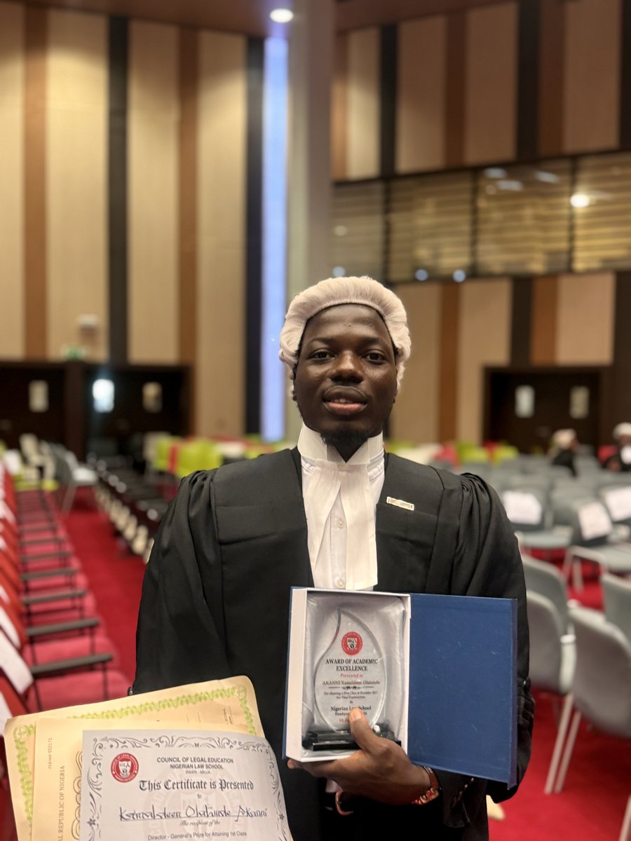 Kamoli__'s tweet photo. I HAVE BEEN CALLED TO THE NIGERIAN BAR!

RE-INTRODUCING:
A FIRST CLASS LAWYER. 
K. O AKANNI, ESQ.
LL.B(UNILORIN) B.L(FIRST CLASS HONS). 
Barrister and Solicitor of the Supreme Court of Nigeria. https://t.co/BLPzwZMXk2