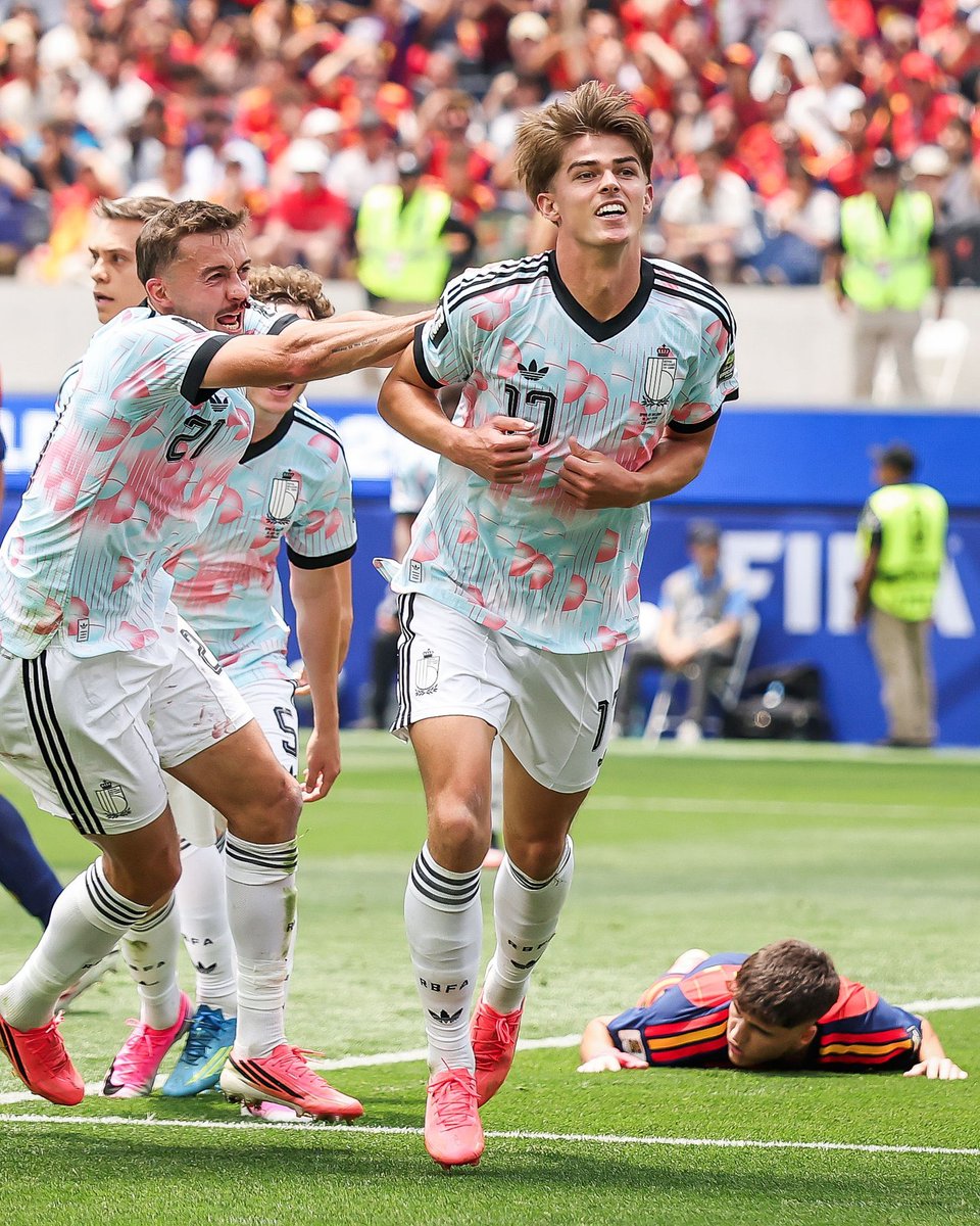 Fooootest's tweet photo. スペインの大記録がついにストップ🇪🇸💥

スペインはW杯史上最長となる「650分連続無失点」を記録していたが、ついにその記録がストップ。

W杯での失点は、2022年大会の日本戦での”三笘の1ミリ”以来 https://t.co/rKibwSGD5A
