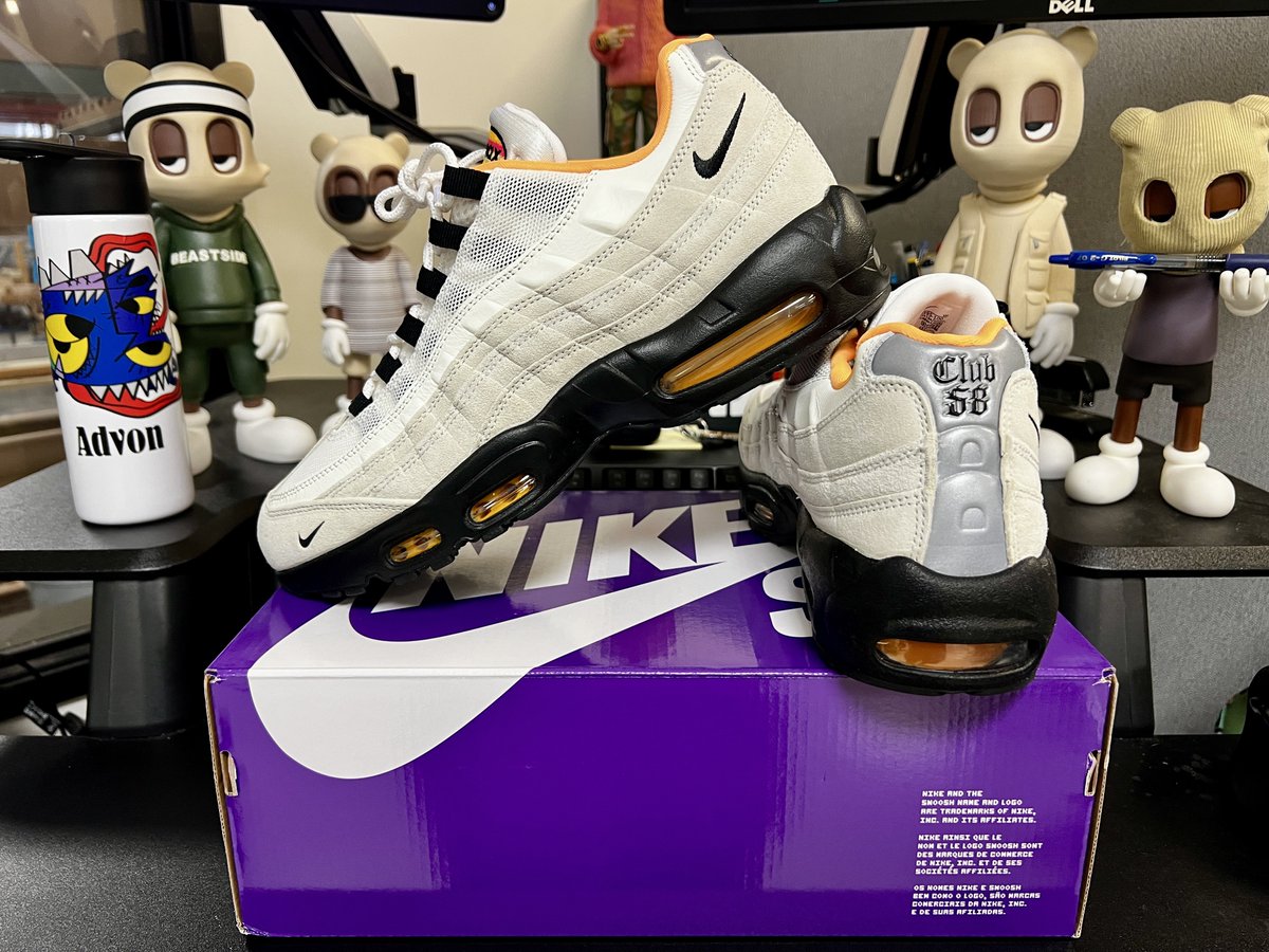 Advon_824's tweet photo. Came back from lunch to #FireFriday getting better with my 1st pair of Air Max 95s (World Cup Sail) coming in 🔥
Double Delivery Day 🚐👀 https://t.co/EfbCLojq7x