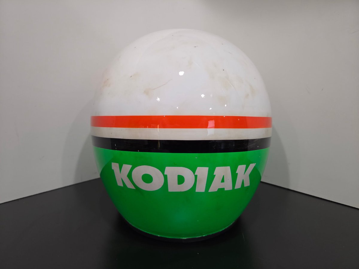 braddoty18's tweet photo. This year’s @SimpsonRacing helmet painted by @BallisticLids, that goes along with the traditional trophy, to the winner Tuesday July 14 @WorldofOutlaws Ohio Logistics #BDC presented by dac Vitamins and Minerals! Tickets available https://t.co/IlHhwhjpsJ or https://t.co/0zk4tof7Kr https://t.co/SfBjxNpyXT