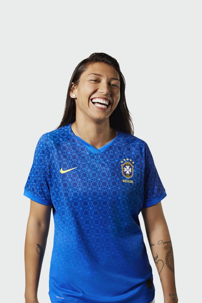 furacadastags's tweet photo. Opinião, talvez, popular: as blusas da seleção feminina no geral ficam mais bonitas que as da masculina. Não sei pq isso acontece.

Eu sou apaixonada pela azul de 2019 https://t.co/U3AxSCPrd1