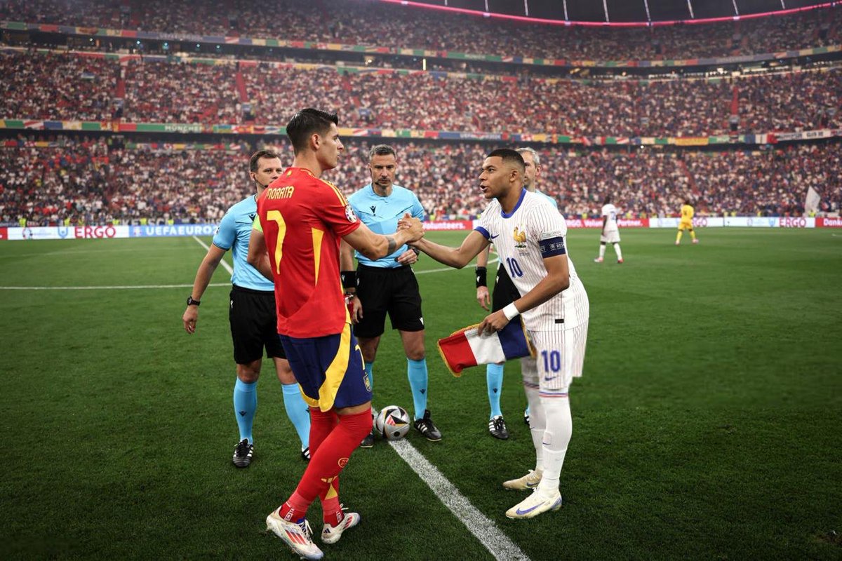 ActuFoot_'s tweet photo. La revanche de la demi-finale de l'Euro 2024. ⚔️

ESPAGNOLS, ON ARRIVE. 👊 https://t.co/OSAomk3Pgy