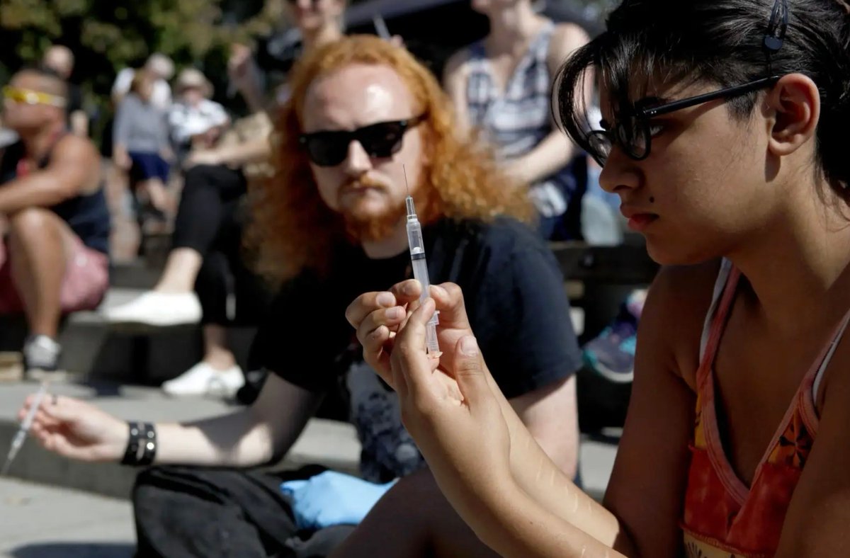 CanHealthwatch's tweet photo. Ontario’s hot summer could make drug overdoses worse, Rachel Morgan reports. This article and more at https://t.co/iiTxKdhc1W #CdnHealth #HeatwaveCA https://t.co/aoKQyecTAW