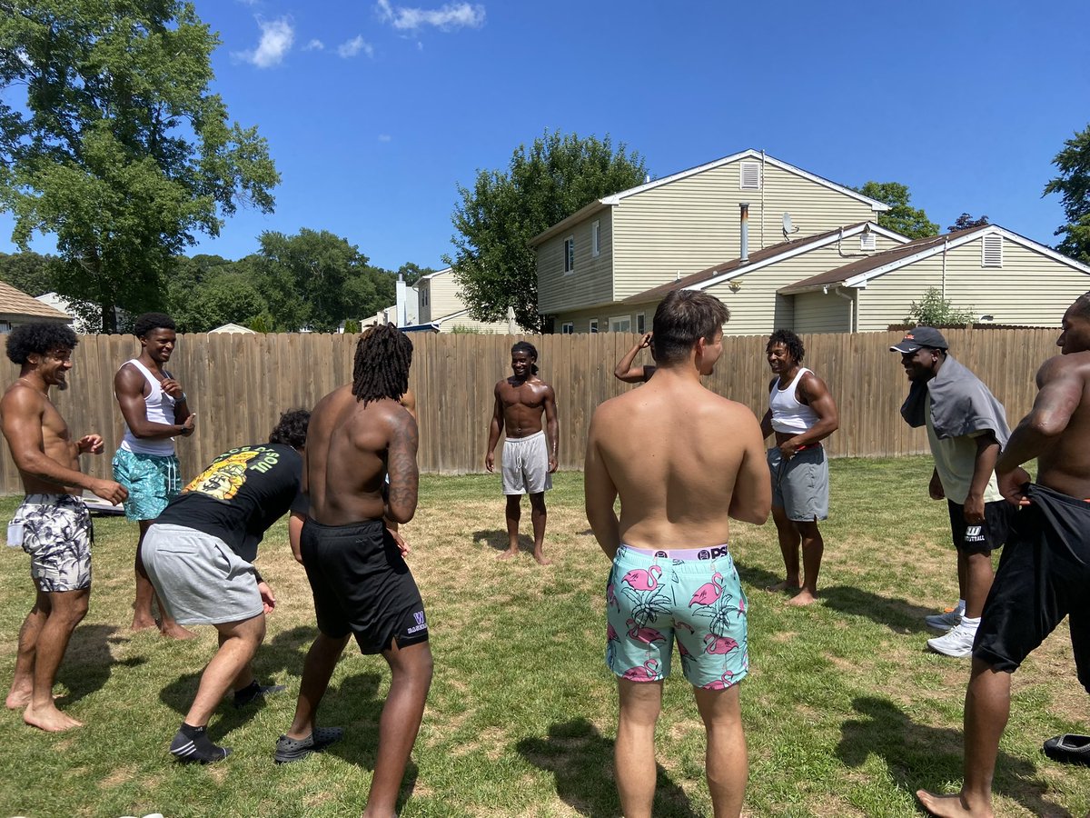 Wagner College Football tweet media