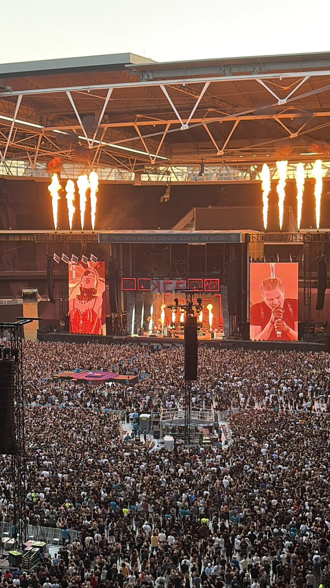 ChilliePanda's tweet photo. I did in fact go into the City to see a Marching Band… 🖤 @MCRofficial 08/07/26 - Younger me feels finally healed, thank you MCR. Saved me then, saved me now 🫶🏻 

London MCR Roadtrip complete! We’ll Meet Again When Both Our Cars Collide 🥀

Broken ✔️
Beaten ✔️
Damned ✔️
Saved 🖤 https://t.co/lPOqJL8gTI