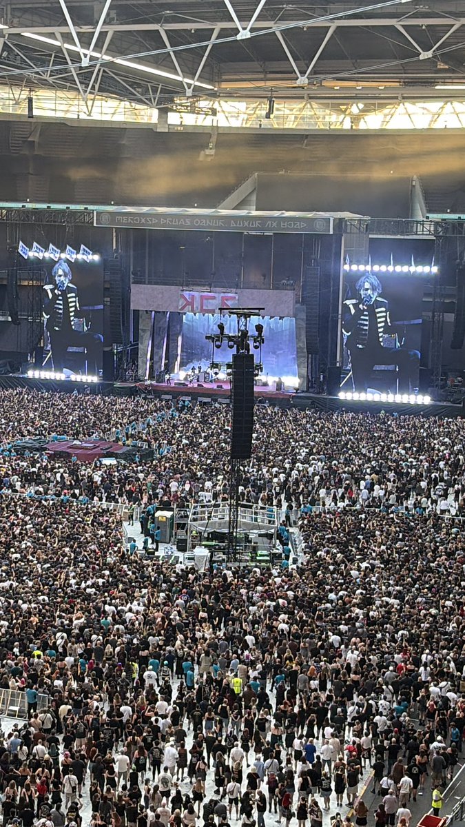 ChilliePanda's tweet photo. I did in fact go into the City to see a Marching Band… 🖤 @MCRofficial 08/07/26 - Younger me feels finally healed, thank you MCR. Saved me then, saved me now 🫶🏻 

London MCR Roadtrip complete! We’ll Meet Again When Both Our Cars Collide 🥀

Broken ✔️
Beaten ✔️
Damned ✔️
Saved 🖤 https://t.co/lPOqJL8gTI