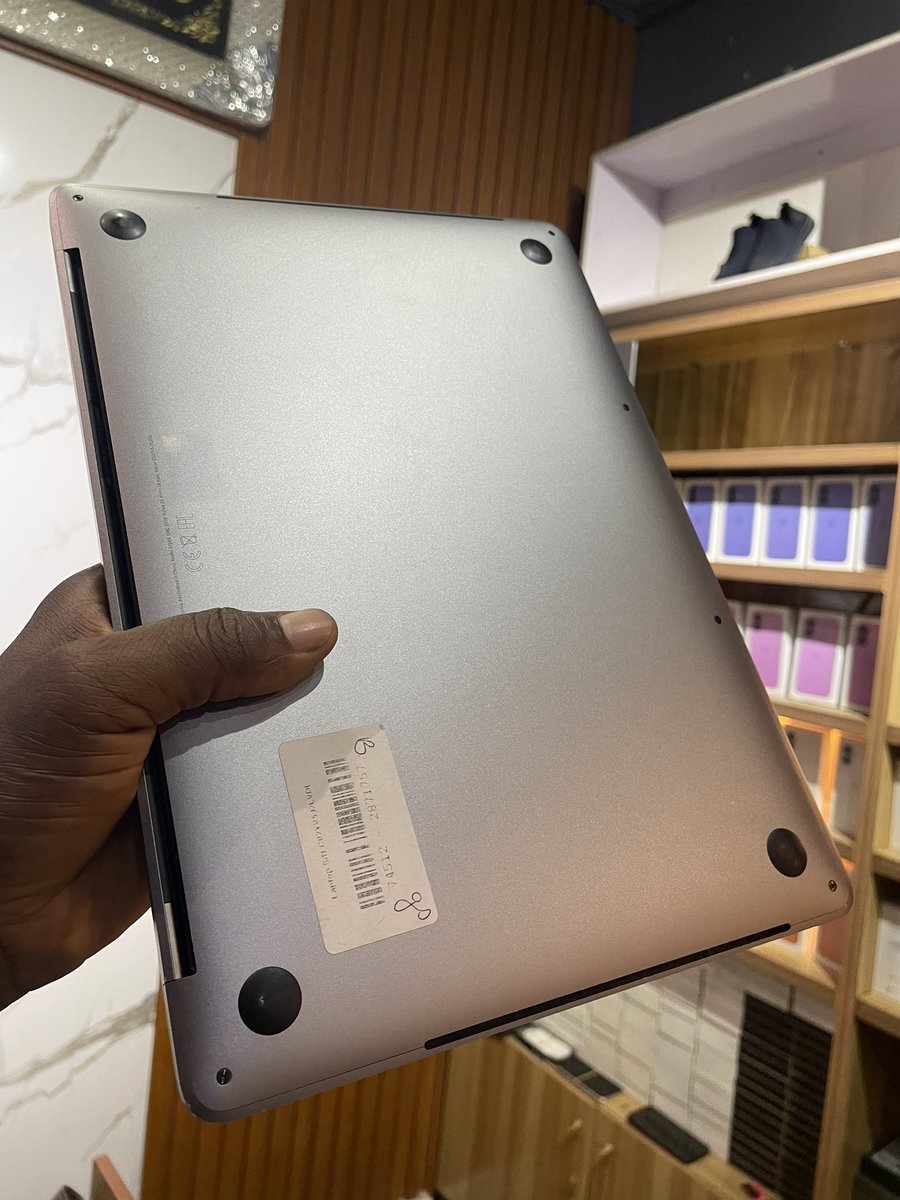 yaro2k's tweet photo. MacBook Pro (13-inch 2019)
Display: 13.3-inch screen size
Four Thunderbolt 5 ports
Quad-Core Intel Core i5
Storage: SSD 256GB
Installed RAM: 16GB RAM
Excellent battery 🔋 
Backlit keyboard ⌨️
Touch Bar
Price: DM🙏🏿 https://t.co/M0em2Ktqud